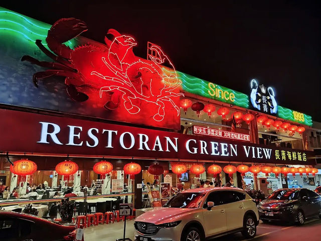 Superb quality Chinese seafood frequented by both locals and tourists