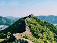 まるで神々が宿る山⛰✨ 奇岩が連なる神秘的な絶景スポット！