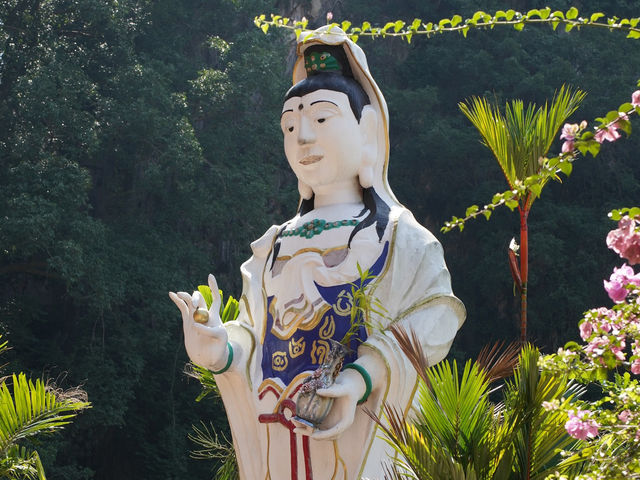 Ling Sen Tong Temple in Ipoh