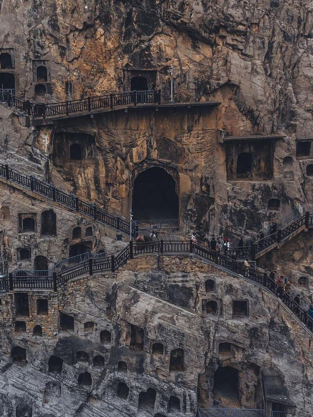 Longmen Grottoes (Luoyang)