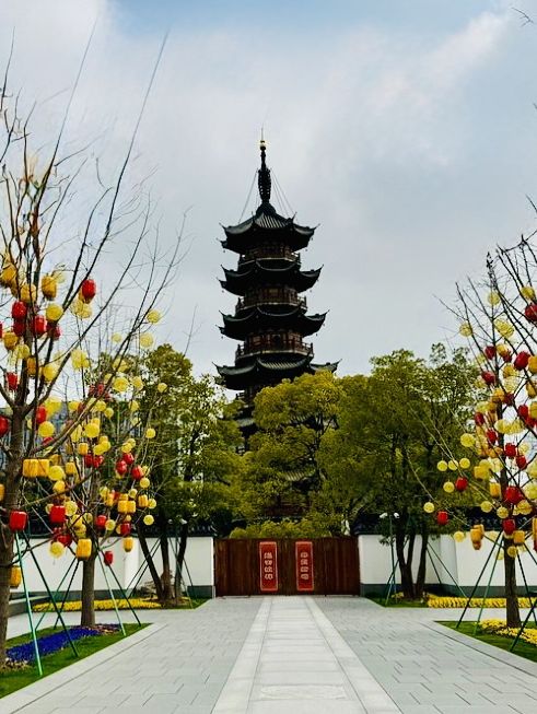 Discover Tranquility at Longhua Temple