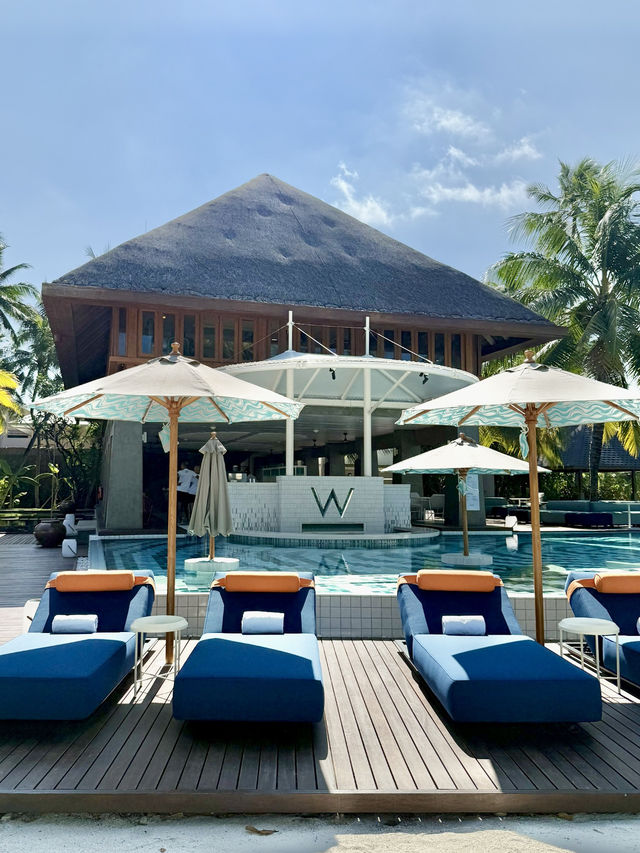 Spring in the Maldives: Mocktails by the Pool at WET