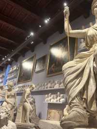 「🎨フィレンツェの名作が集結！アカデミア美術館の魅力と旅行のポイント🗿✨」