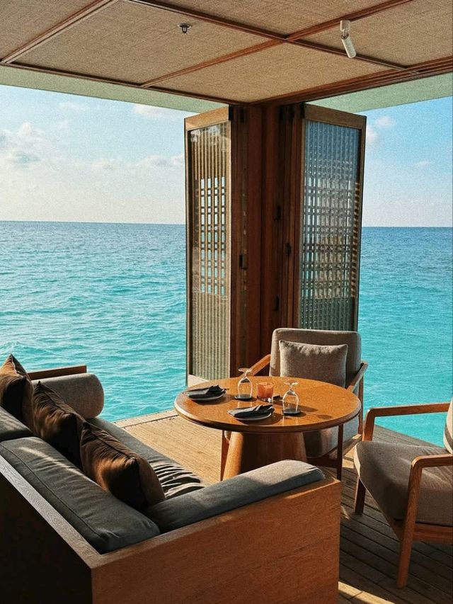 🌊🌴 Explore Maldives – A Slice of Paradise on Earth! 🐚☀️