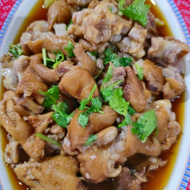 ร้านข้าวขาหมู ในตำนานของนครปฐม