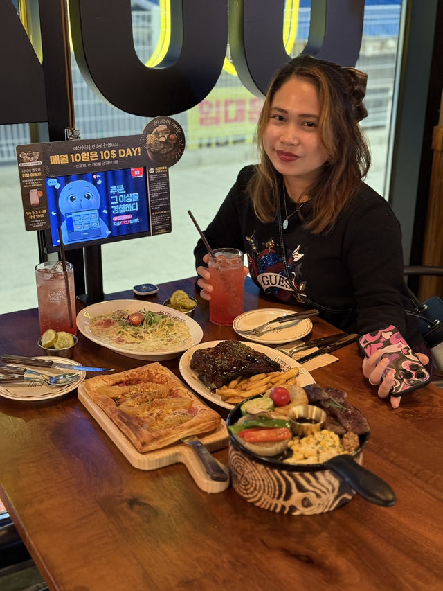 Loved for it's Cozy Vibe, Diversed Menu and Affordable Prices.