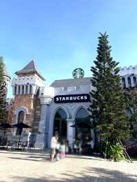 ベトナム🇻🇳ニャチャン🏰お城のようなスタバはここ！