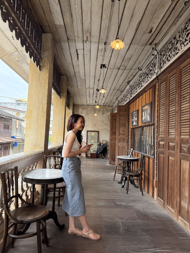 หลานเอก คอฟฟี่เฮ้าส์ คาเฟ่ย่านเมืองเก่า จ.ระยอง  หลานเอก คอฟฟี่เฮ้าส์ คาเฟ่ย่านเมืองเก่า จ.ระยอง