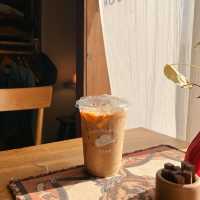 𝗖𝗵𝘂𝗰𝗸𝗹𝗲𝘁𝗼𝗻𝘀 คาเฟ่ลับๆย่านรังสิต