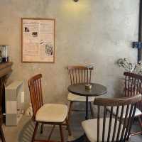 คาเฟ่หลบมุมย่านสาทร ร้าน Small Table 
