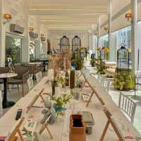 WhiteLine Cafe & Restaurant 