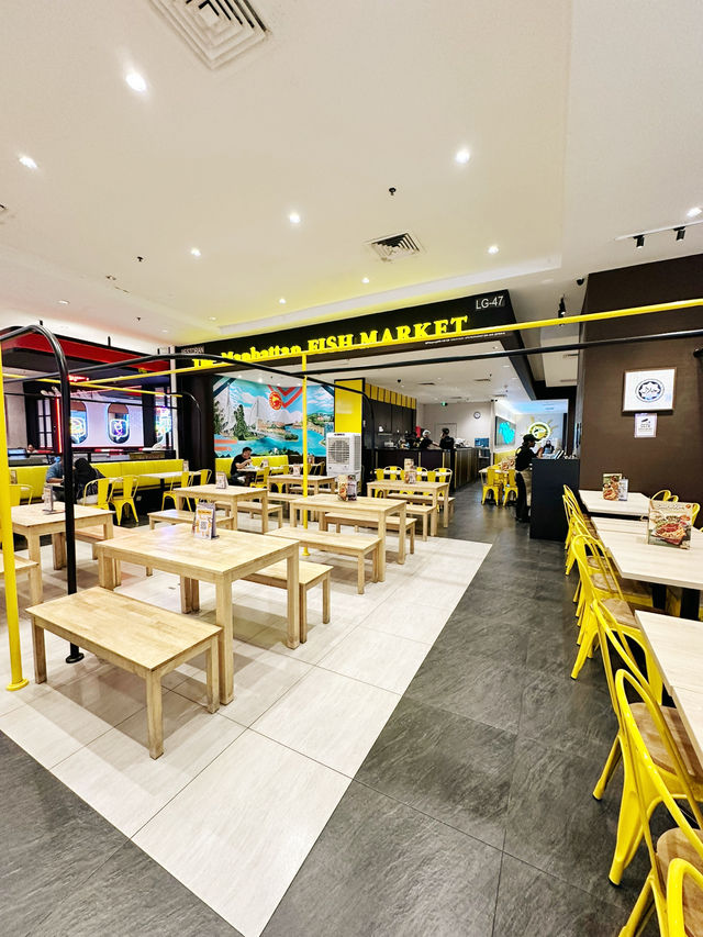 Sizzling Catches & Ocean Vibes at The Manhattan Fish Market
