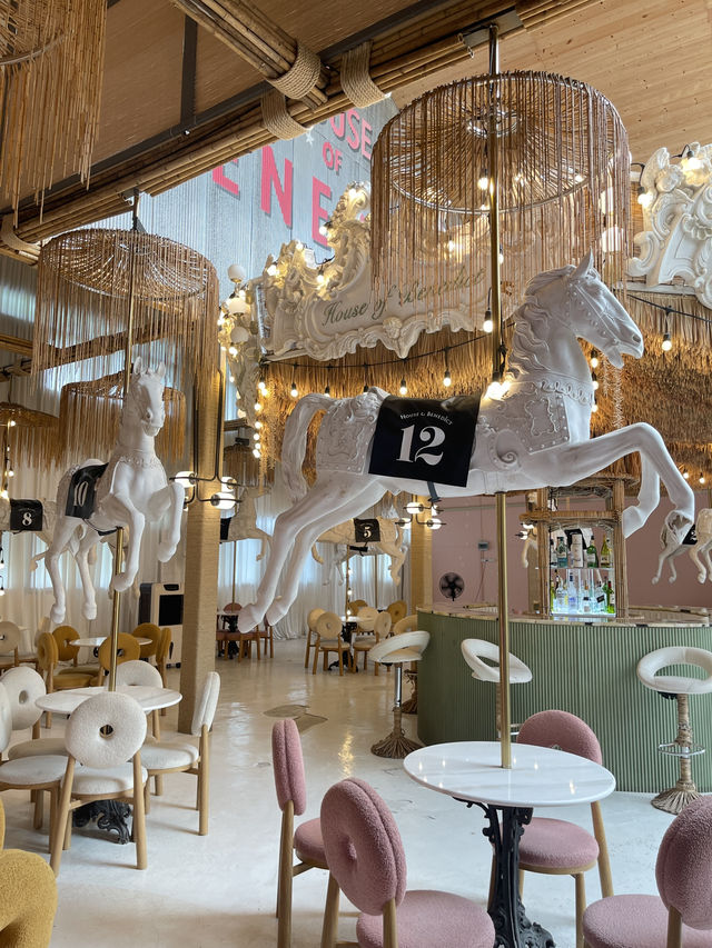 คาเฟ่พัทยา ที่ถ่ายตรงไหนแสงก็สวย