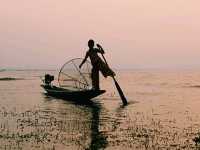 The Art of One-Leg Rowing: A Timeless Tradition of Inle Lake