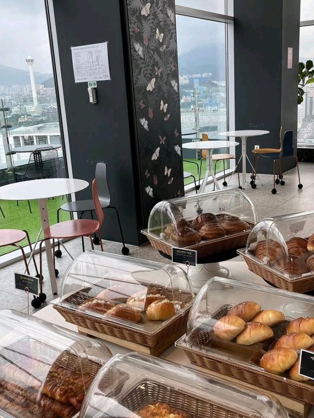 🌆 Serenity by the Sea – Lavalse Hotel Busan  🌊🏙️