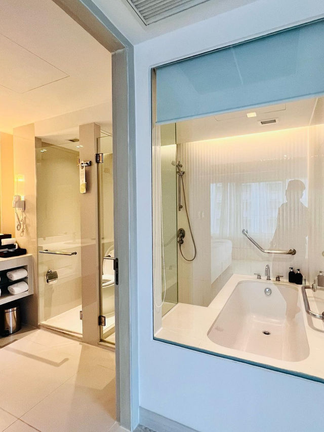 Modern Comfort at Centara Watergate Pavilion Hotel