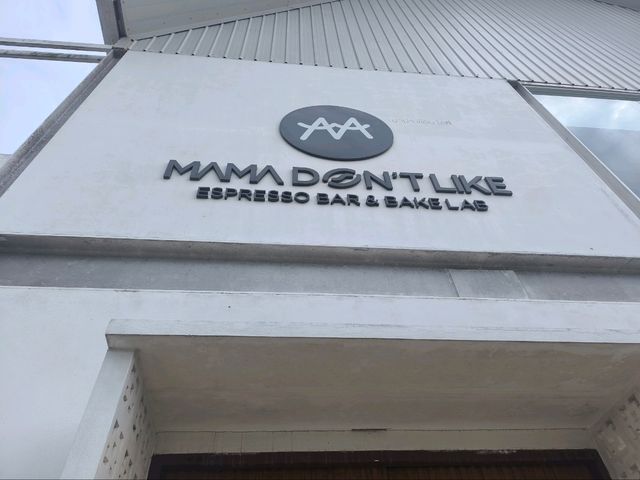 Mama don't like espresso bar & bake lab.