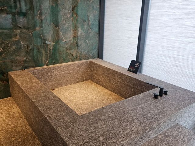 제주 바다와 자쿠지가 함께하는 낭만, 여기서만 경험할 수 있습니다