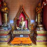 สักการะหลวงพ่อพุทธวิหารและหลวงปู่เผือก