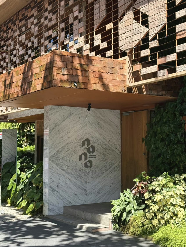 曼谷Ari社區超人氣度假風情咖啡店💕NANA Coffee Roasters 
