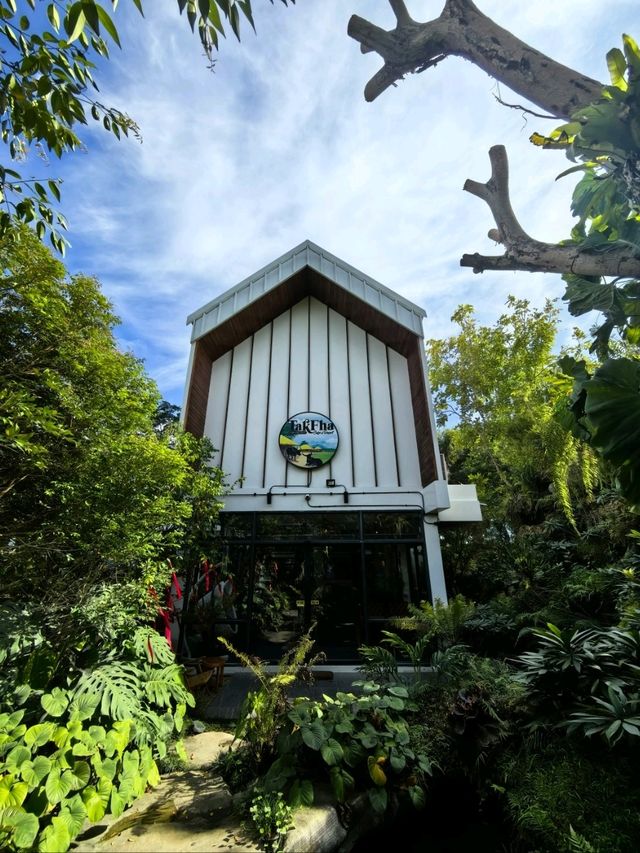 ตากฟ้าคาเฟ่ - บ้านสวนณัฐธีร์