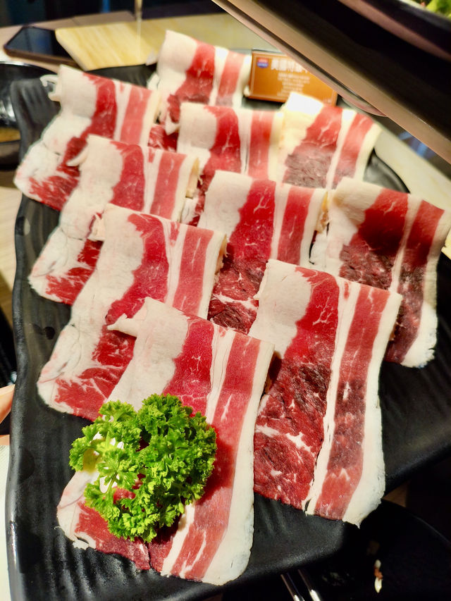  台北｜西門町420元火鍋套餐吃到爽 蔬菜自助滷肉飯雞蛋無限供應連假人潮也要排爆