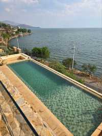 **A Slice of Paradise in Dali: Hushan Yunyin Qungshan Cliff Hotel** 