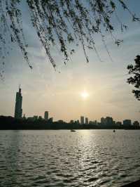 บรรยากาศสบาย ๆ ที่ทะเลสาบซวนหวู่