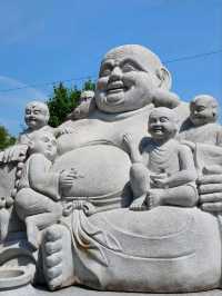 조각과 풍경이 함께하는 사찰 산책