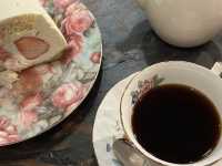 ☕【東京・新宿 コーヒー凡】旅の道中に出会う、“大人レトロ”なご褒美喫茶時間