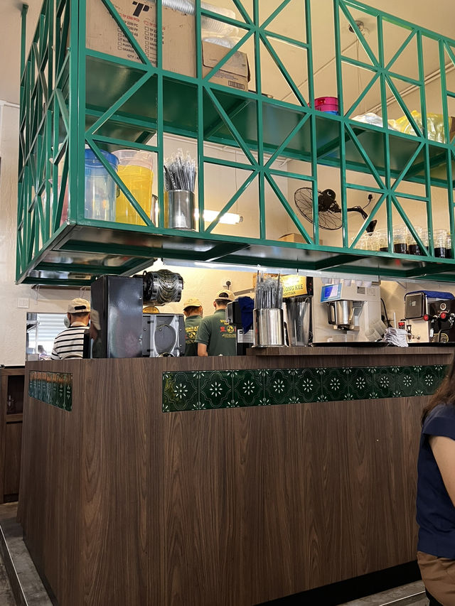 Breakfast at HONGKEE Kopitiam Mee – Worth Waking Up For!