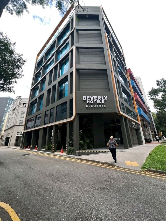 “Cozy Clean Convenience by Lavender MRT”