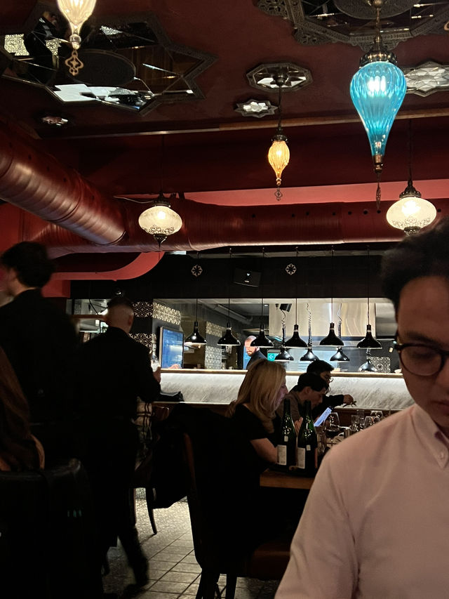 Romantic Date Night in Montreal – Damas ✨🍷🌹