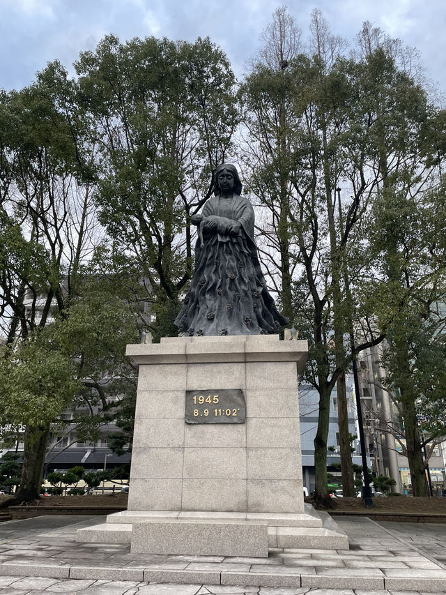 淚雨長崎市：歷史的沉思