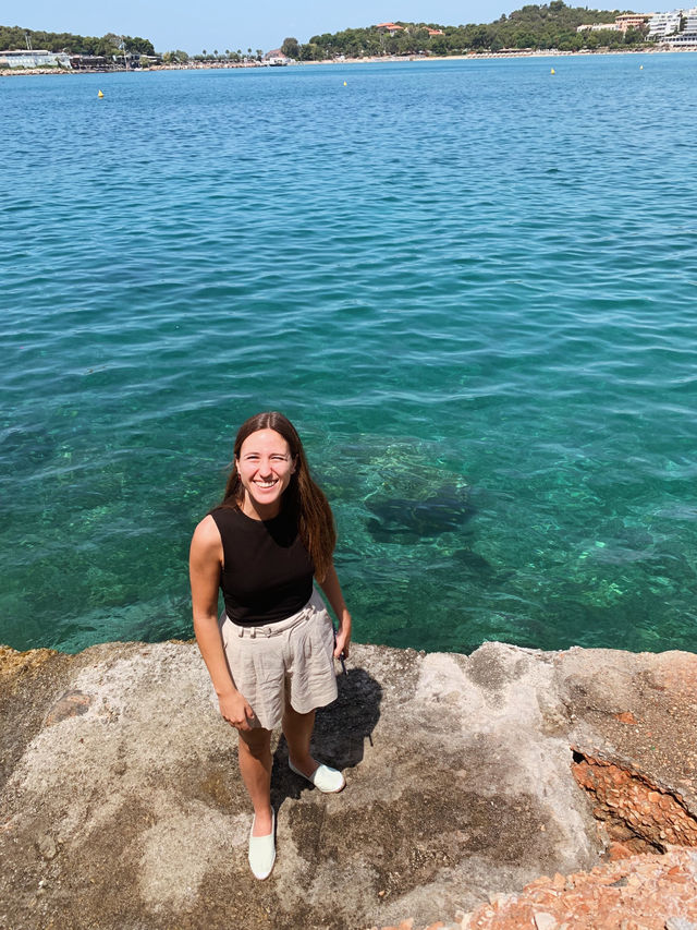 From Athens to Vouliagmeni: A Perfect Beach Escape with Local Seafood Views