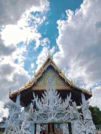 วัดอินทราราม อยุธยา — ลอดซุ้มประตูโบสถ์ 🕊️✨🙏🏻