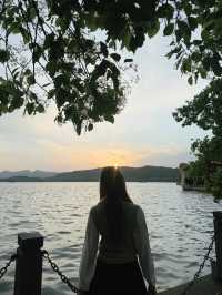 เดินเล่นรอบทะเลสาป  Xihu