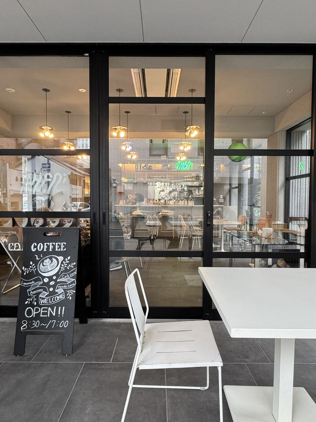 【福岡カフェ】博多のホテルの1階にあるお洒落なカフェ☕️