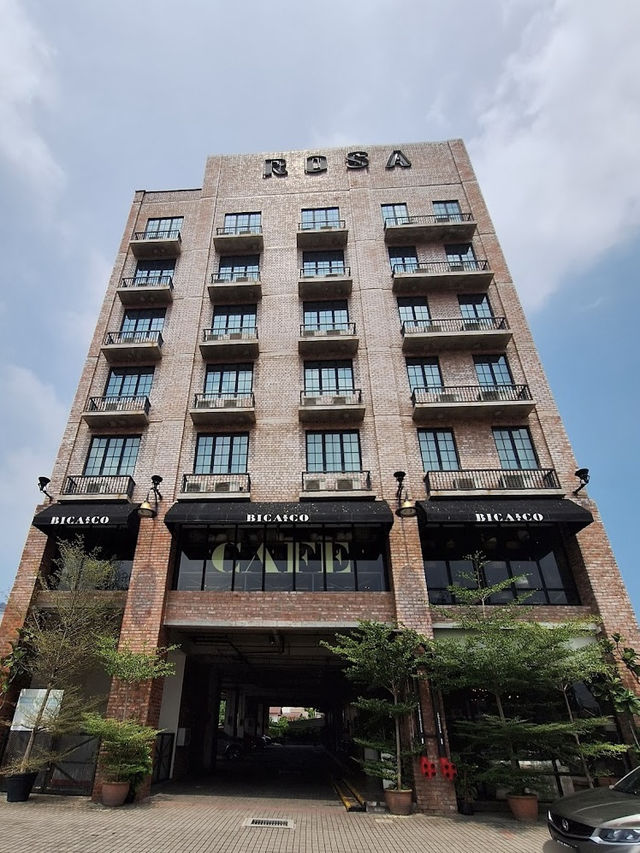 Bica & Co Courtyard Cafe, Rustic Charm Meets Contemporary Comfort in Melaka