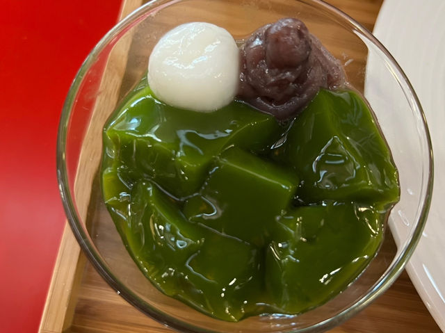 2 hours wait for matcha parfait 😋