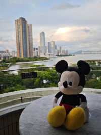 一處集休閒旅遊及地點方便的渡假地方