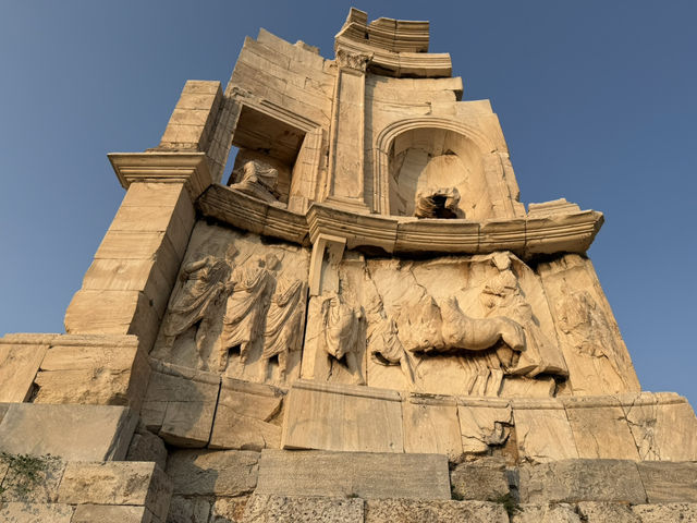 傍鄰雅典衛城的露天博物館⛰️