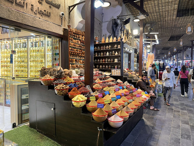 【Dubai Spice Souk／ドバイ・スパイススーク｜ディラ“香りと色が広がるアラビアの台所”】