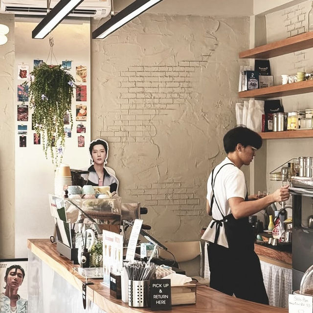  Hi Babe Café