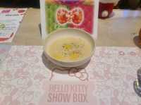 헬로키티의 섬 아와지시마! Hello Kitty Show Box(HELLO KITTY APPLE HOUSE)