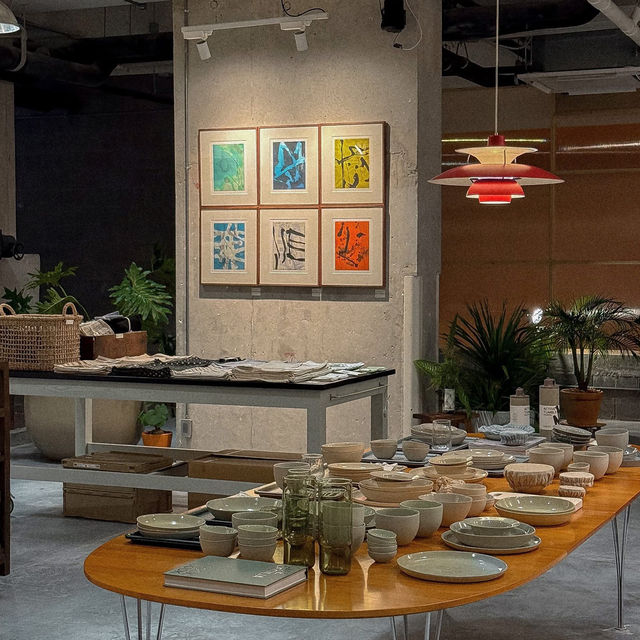 Friend Friend • Emporium, BKK 🛖🧽🌷🍅🥣