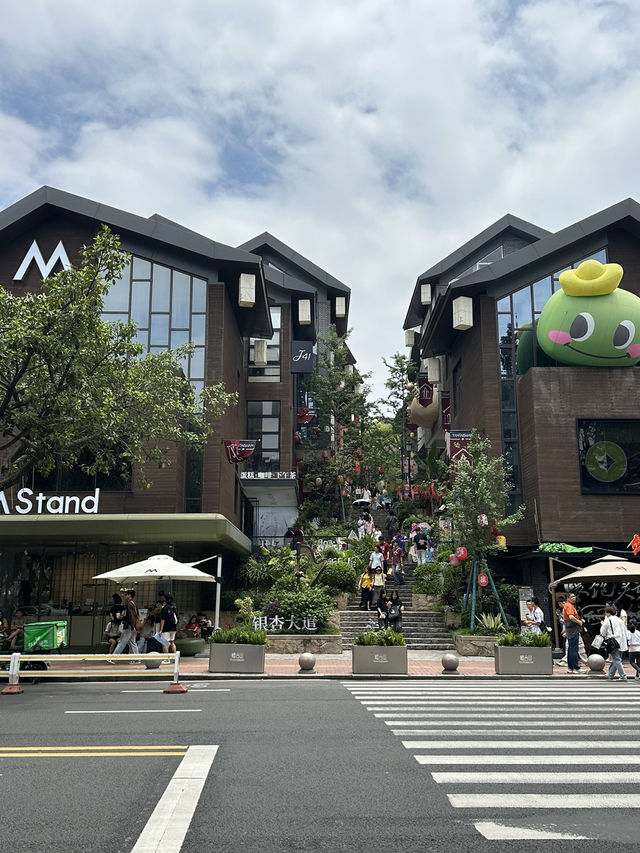 煙台山很適合慢悠悠走一天