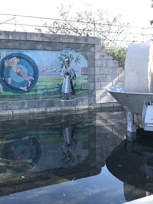 【静岡県　伊東市　富士山を望む大室山リフトとお鉢周り】
