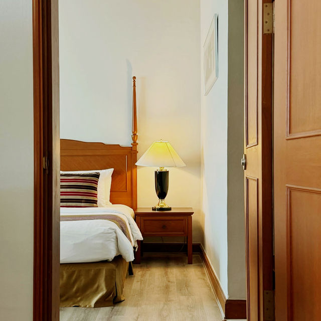 Classic Grandeur and Urban Ease