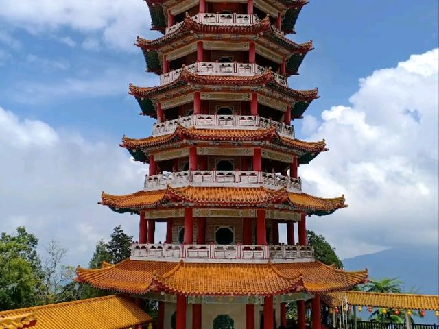 🛕 Chin Swee Caves Temple: A Spiritual Escape Above the Clouds
